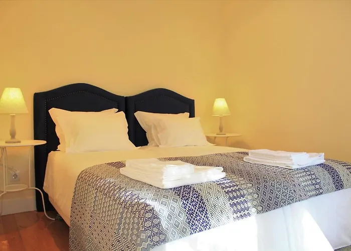 Charming Duplex- Principe Real Apartment